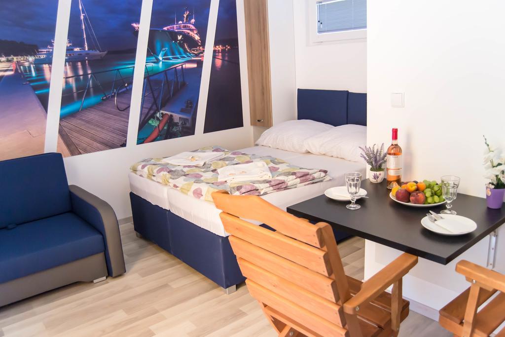 Mediteran Travel Mobile Homes Belvedere Сегет-Враница Экстерьер фото